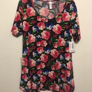 NWT Lularoe perfect T